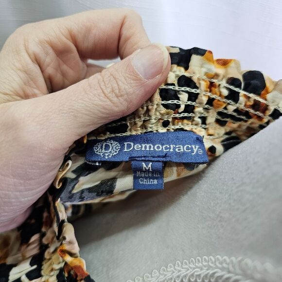 Democracy Ruffle Neck Long Sleeve Blouse Size Medium - Picture 7 of 11